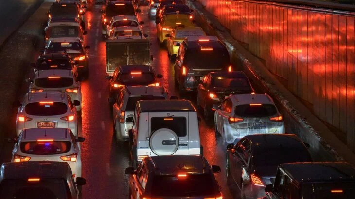 Движение на Ленинградском шоссе в Москве восстановлено после ДТП Движение на Ленинградском шоссе в Москве восстановлено после ДТП