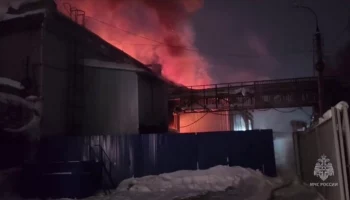 Крупный пожар на площади 2,8 тысячи кв м произошел в Ижевске