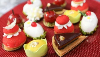 Почти 40 тонн тортов и пирожных ежедневно выпекают столичные фабрики