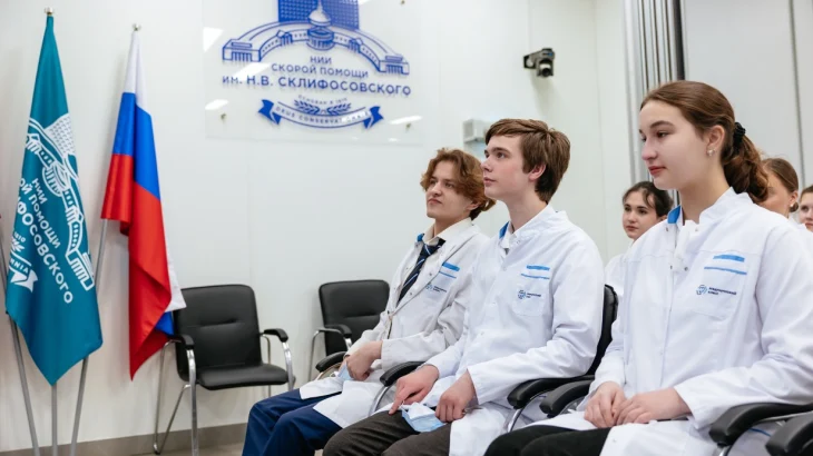 Опытные наставники помогут студентам медицинских колледжей Москвы освоить профессию Опытные наставники помогут студентам медицинских колледжей Москвы освоить профессию