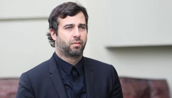 Вдова Окуджавы извинилась за программу концерта, из которой исключили Урганта