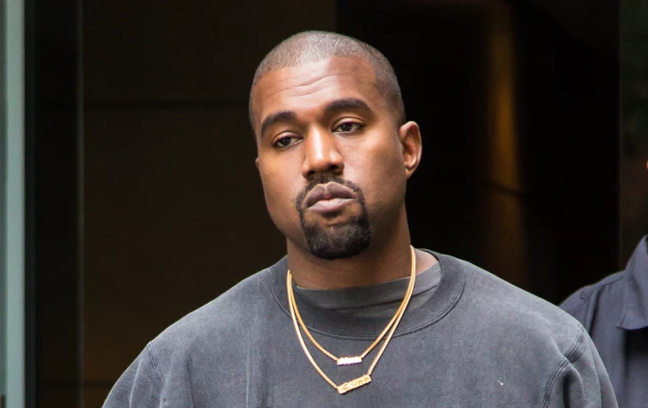 «Нравится Россия»: стало известно, зачем Уэст смотрел концертные площадки в Москве «Нравится Россия»: стало известно, зачем Уэст смотрел концертные площадки в Москве