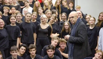 Худрук "Эрмитажа" встретился со студентами колледжа на "Уроке со звездой"