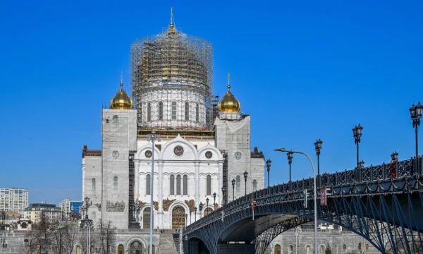 Собянин: Строительные лeса с куполов храма Христа Спасителя снимут летом Собянин: Строительные лeса с куполов храма Христа Спасителя снимут летом