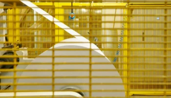 Рост производства, внедрение ИИ и роботов: в столице развивается бумажная промышленность