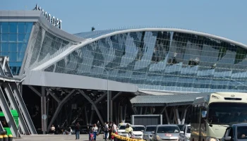 Самолет совершил аварийную посадку в Южно-Сахалинске из-за технических неполадок