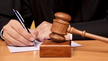 Суд арестовал обвиняемого в убийстве трех человек в Бутовском лесу в 2011 году