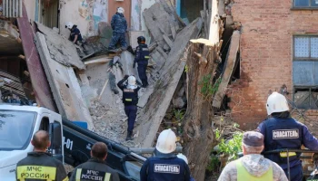 Режим ЧС введен на месте частичного обрушения пятиэтажки в Астрахани