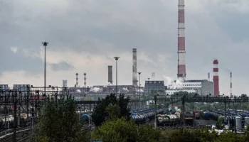 Семь человек госпитализированы после пожара на НПЗ в Омске