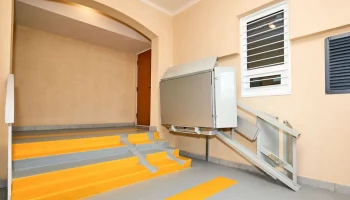 Стартовал ремонт подъездов многоквартирных домов в Москве