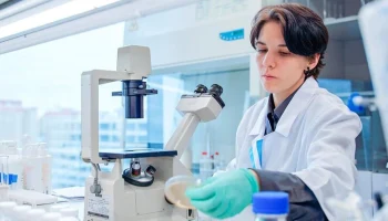 Сергей Собянин поздравил московских исследователей с Днем российской науки