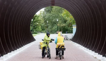 Назван топ популярных профессий для подработки на майские праздники