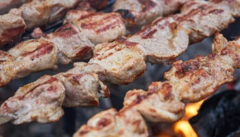 ФАС призвала ретейлеров не повышать цены на мясную продукцию в майские праздники