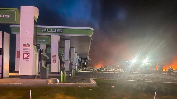 Аварийно-спасательные мероприятия на месте взрыва на АЗС в пригороде Махачкалы завершены Аварийно-спасательные мероприятия на месте взрыва на АЗС в пригороде Махачкалы завершены