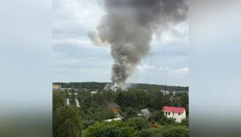 Автосервис загорелся в Щелкове на площади 300 квадратных метров