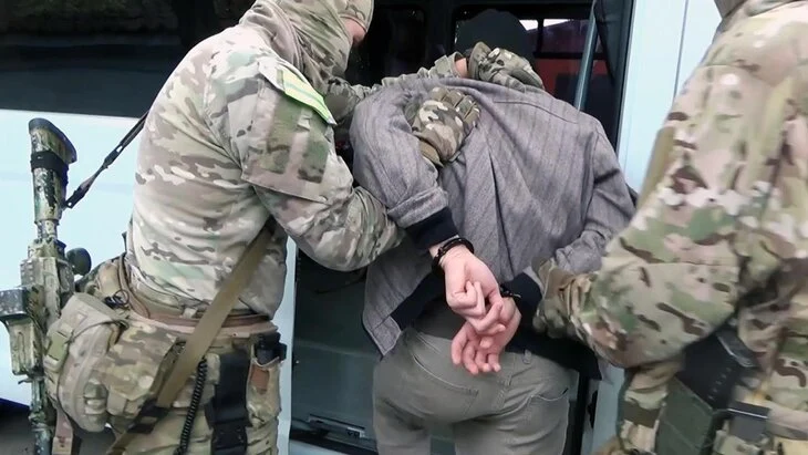 ФСБ сорвала планы восьми россиян совершить теракты в местах дислокации военных ФСБ сорвала планы восьми россиян совершить теракты в местах дислокации военных