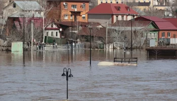 Уровень воды в реке Урал у Оренбурга достиг исторического рекорда
