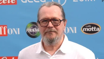 Британский актер Гари Олдман получил рыцарское звание