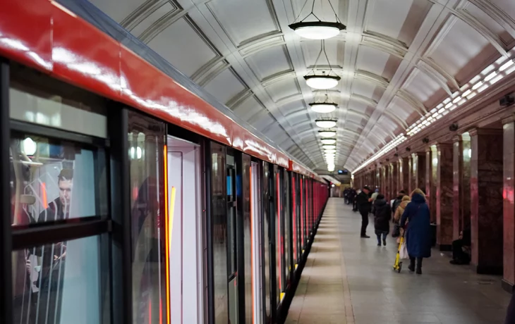 Москвичам рекомендовали пользоваться метро из-за интенсивного движения транспорта