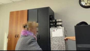 В Казахстане женщина пыталась перевести 400 долларов Киану Ривзу