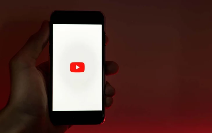 Google прокомментировал резкое падение трафика YouTube в России
