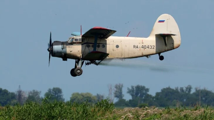 Причиной жесткой посадки Ан-2 в Бурятии стал выброс масла из двигателя из-за жары Причиной жесткой посадки Ан-2 в Бурятии стал выброс масла из двигателя из-за жары
