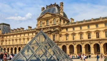 Эксперт Лихачева: ограблению Лувра способствовал "инсайт" со стороны музея