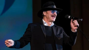 Актер Иван Краско сообщил, что Михаил Боярский устраивает новоселье в новом доме