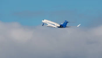 NZ Herald: пассажир компании Air New Zealand сломал ногу во время турбулентности