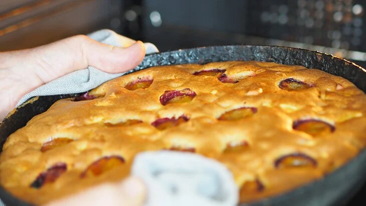 В Бразилии бабушка отравила пирогом двух внучек и кошку В Бразилии бабушка отравила пирогом двух внучек и кошку