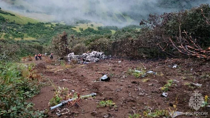 Поисковая операция на месте крушения вертолета на Камчатке приостановлена Поисковая операция на месте крушения вертолета на Камчатке приостановлена