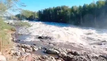 Один человек погиб после размытия перемычки на Беломорканале в Карелии