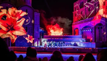 В кинопарке "Москино" прошло 30 показов спектакля "Соборная площадь"