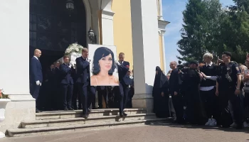 &laquo;У нее есть всенародная любовь&raquo;: как в Москве простились с Анастасией Заворотнюк