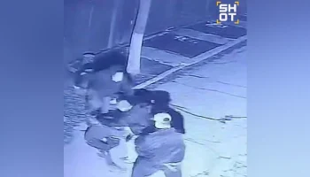 Подростки избили, ударили ножом и подожгли мужчину во Владивостоке