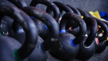 Белгородский силач Самойлов установил рекорд России и мира по подъему гири