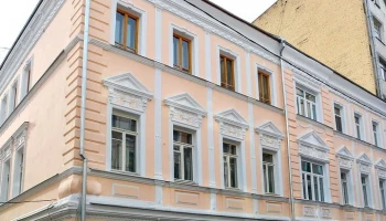 Три дома в неоклассическом стиле отреставрировали в Москве