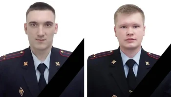 Церемония прощания с погибшими при взрыве сотрудниками ДПС проходит в Москве