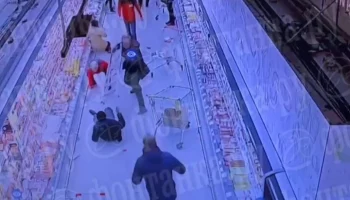 Один пострадавший при нападении в магазине Петербурга остается в реанимации