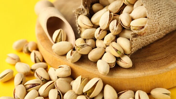 Bloomberg: фисташки рекордно подорожали в Иране на фоне конфликта на Ближнем Востоке Bloomberg: фисташки рекордно подорожали в Иране на фоне конфликта на Ближнем Востоке