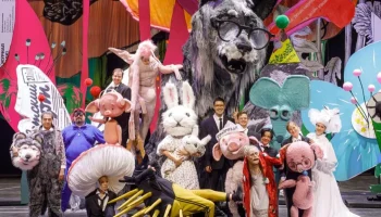 &laquo;Вождь краснокожих&raquo;, &laquo;Цветы для Элджернона&raquo;: что смотреть в театрах до конца октября