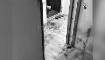 Тело мужчины с множественными ранениями обнаружено в квартире в Новокосине