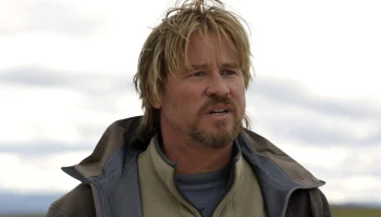 Вэл Килмер, известный по роли Бэтмена в "Бэтмен навсегда", скончался в возрасте 65 лет