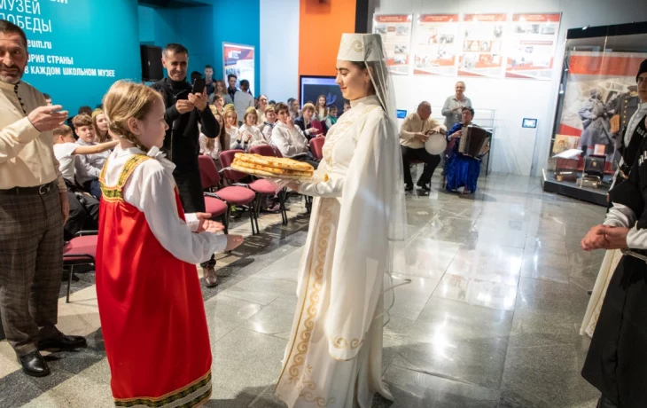 Школьники-активисты из Москвы и Осетии встретились в Музее Победы Школьники-активисты из Москвы и Осетии встретились в Музее Победы