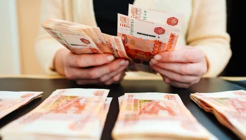 Эксперт Ляшок рассказал, кому с 1 октября повысят заработную плату