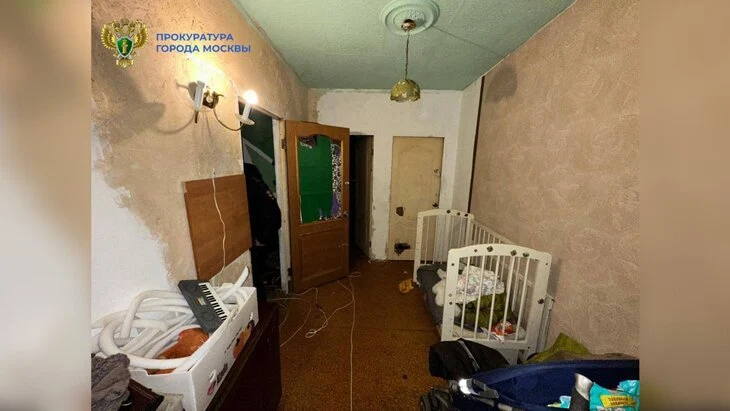 СК начал проверку после оставления матерью двухлетнего ребенка одного в квартире в Москве СК начал проверку после оставления матерью двухлетнего ребенка одного в квартире в Москве