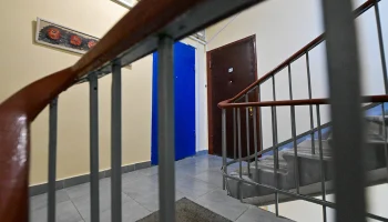 Эксперт Моисеев: За хранение колясок и велосипедов в подъезде грозит штраф