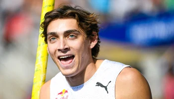 Швед Дюплантис в 12-й раз установил мировой рекорд в прыжках с шестом