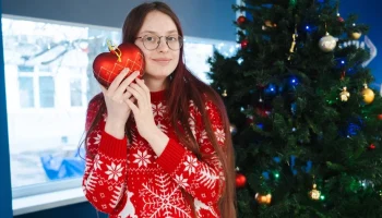 От спектаклей до благотворительных ярмарок: как отмечают Новый год в колледжах Москвы