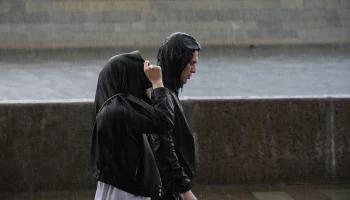 Синоптики сообщили о пасмурной погоде с небольшим дождем в Москве 13 апреля